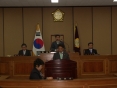 제213 하동군의회 제1차본회의(김진태의원 군수 및 관계공무원 출셕요구의건) 제안설명 장면
